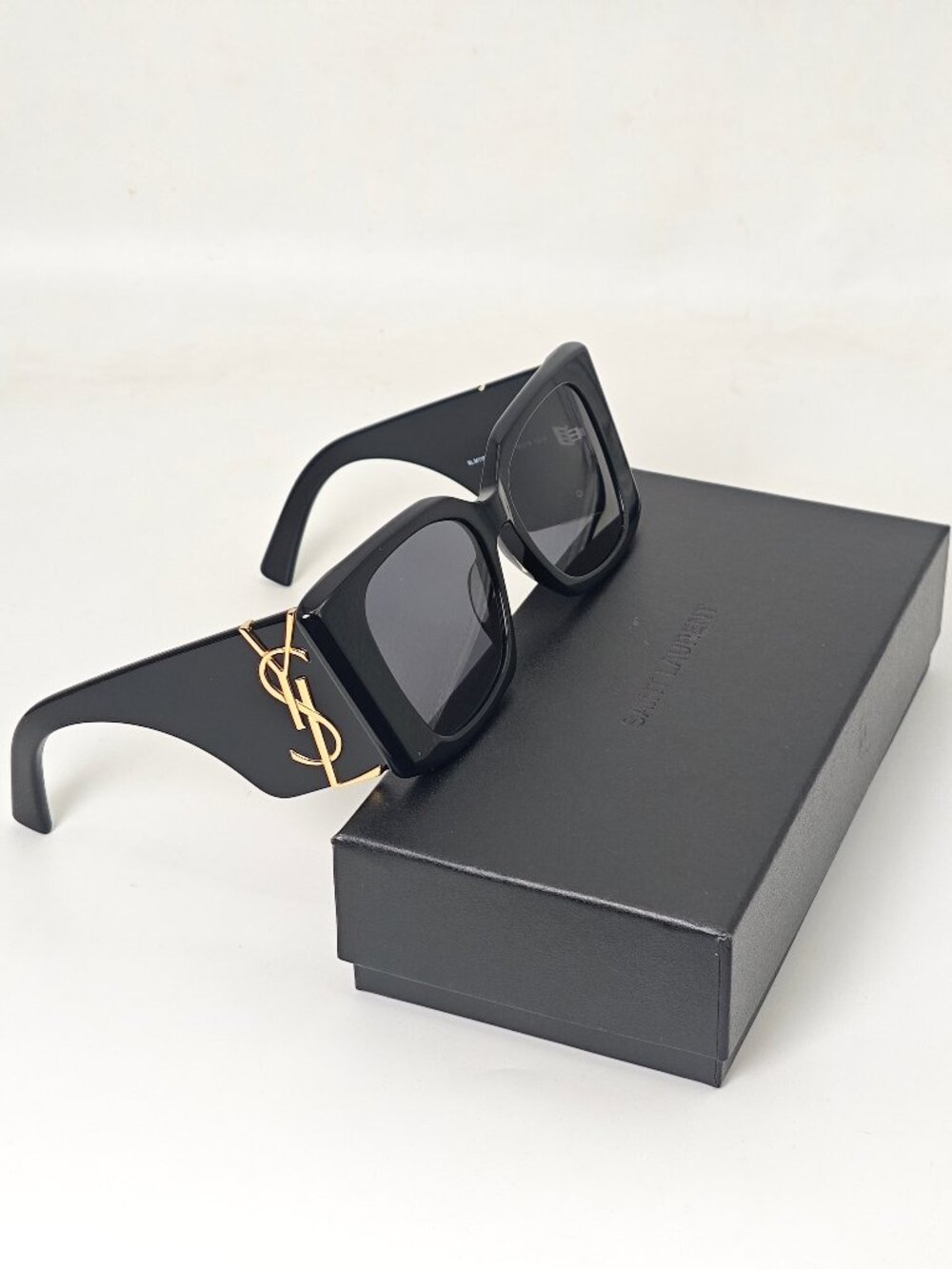 YSL Black Square Sunglasses Gold Logo Thick Frame Fashion Eyewear